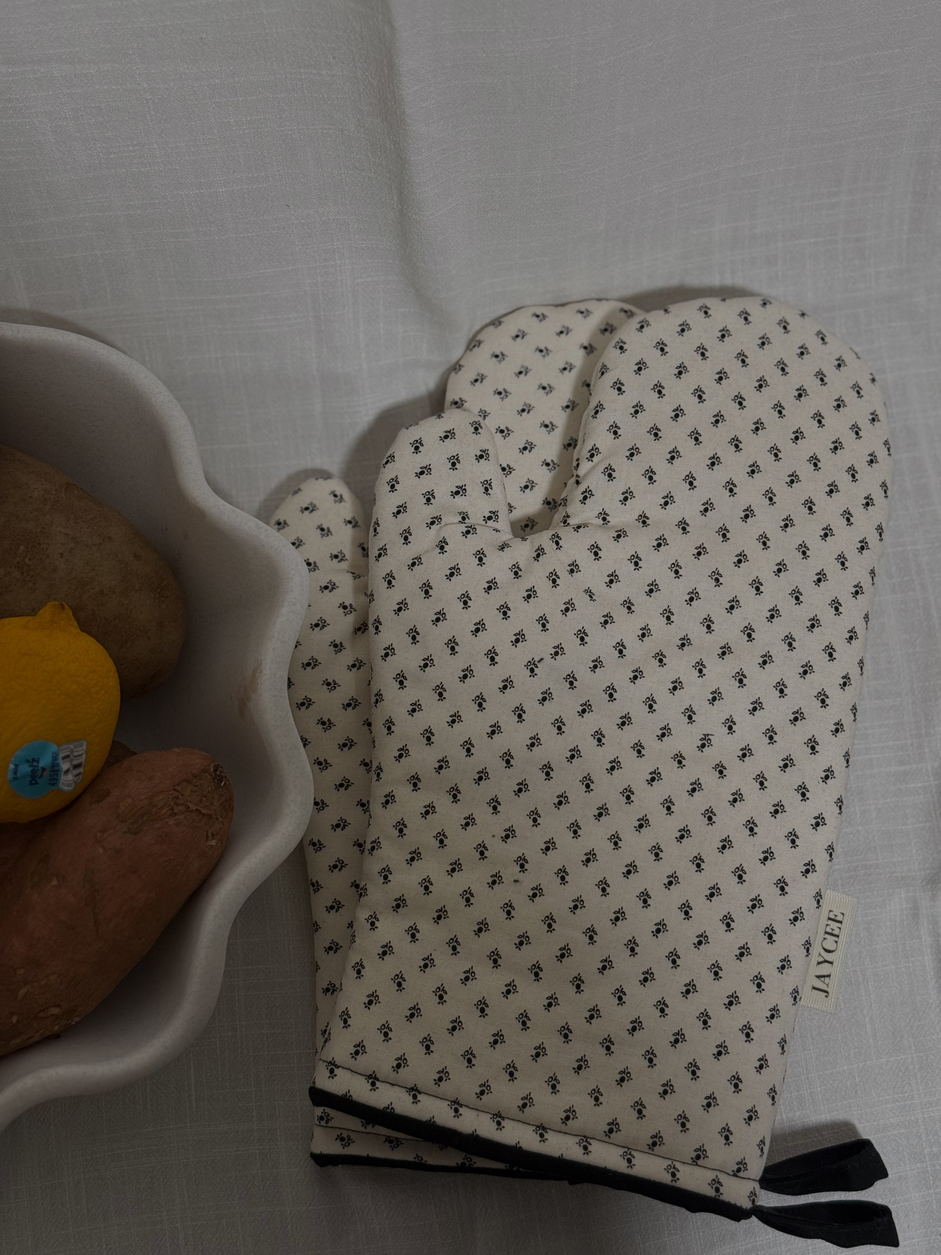 Signature Oven Mitt
